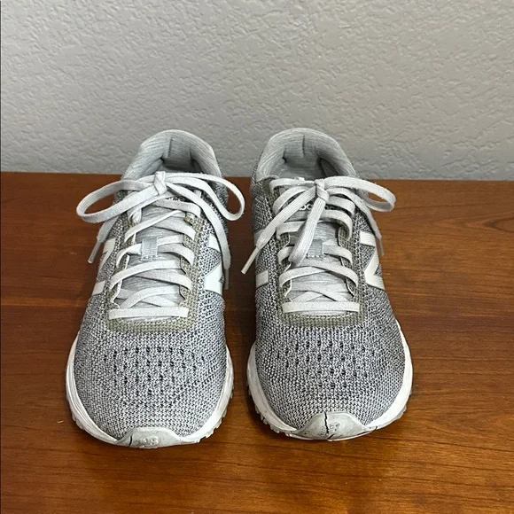 New Balance Fresh Foam Arishi Gray & White Running Shoes Size 8.5 - Picture 2 of 8